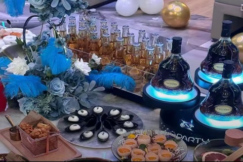 金昌高端娱乐会所招聘礼仪接待 日结1500-1800元